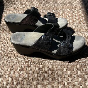 Dansko Black shiny Wedge Slide Sandals with Buckle Straps